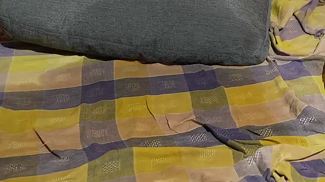 callmeshreya's cam snapshot