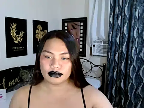 TSbrianaHugeCock's cam snapshot