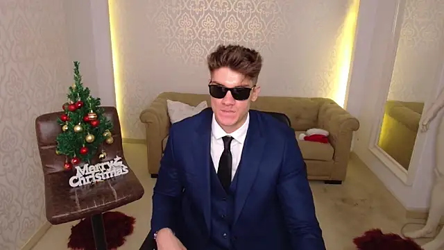 MaxKaiden live sex cam