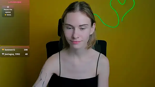 Fiona_Night's cam snapshot