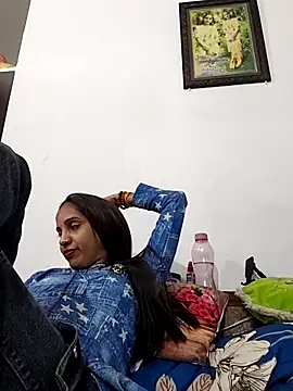 Hotty-Nidhi's cam snapshot