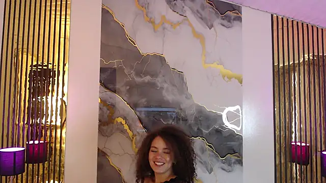 MiticaBrennet_'s cam snapshot