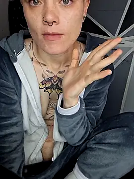 megan_cr's cam snapshot