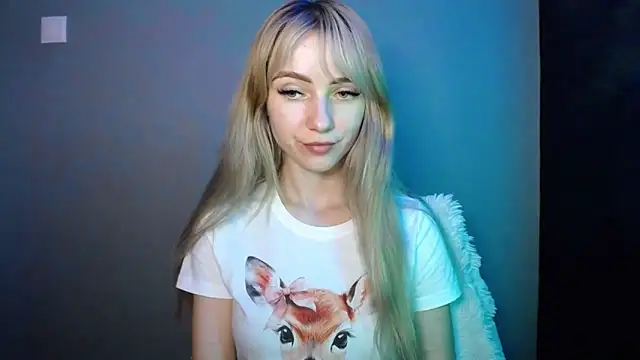 LuciaYoung's cam snapshot