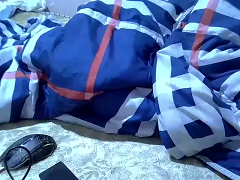 Just_Karu's cam snapshot