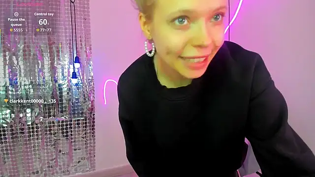 lucy_loy's cam snapshot