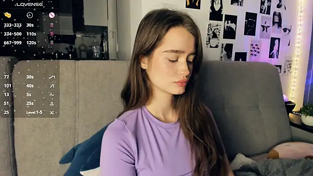 lovelyalivia's cam snapshot