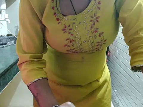 LovingPihu's cam snapshot