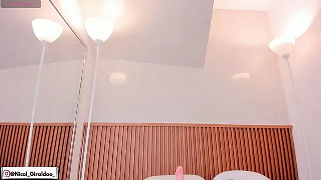 nicol_giraldoo's cam snapshot