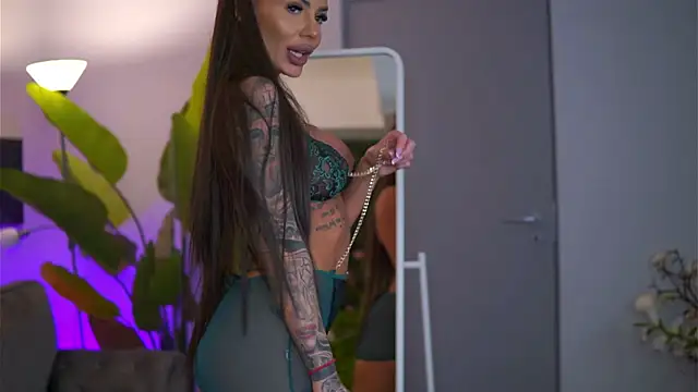 RaquelleVon live sex cam