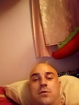 BulbasaurIsmettv's cam snapshot