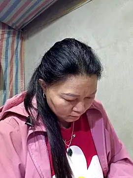 yoowwmr's cam snapshot