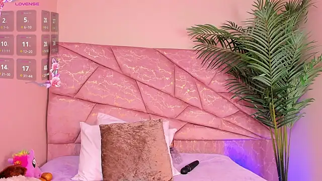 _Naomi_Fox_'s cam snapshot