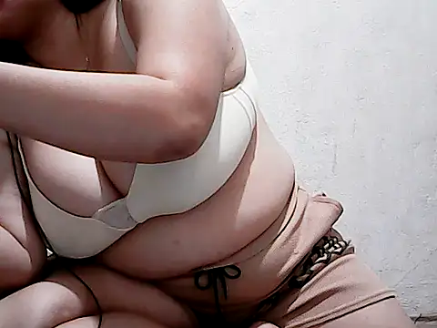 HornyPussie69's cam snapshot