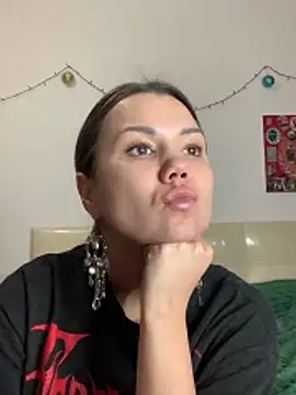 MiraMiss's cam snapshot