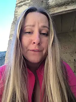 Mona_Plus's cam snapshot