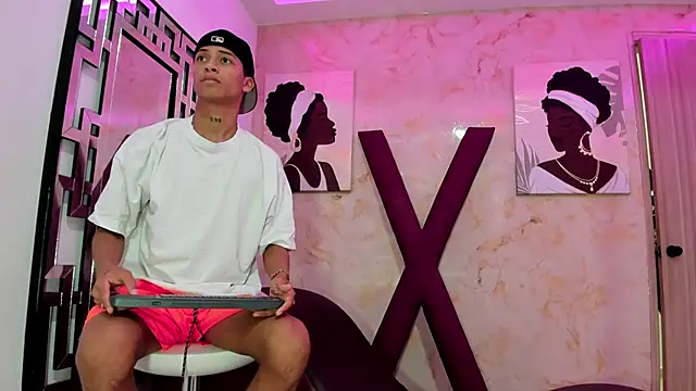 DIAMOND_BLACKS live sex cam