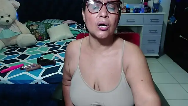 pervert_mommy_'s cam snapshot