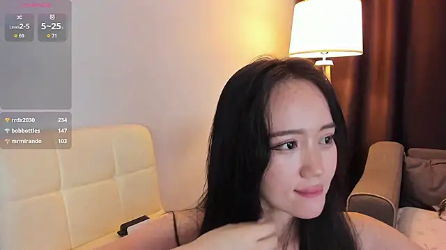 AmiliYan live sex cam