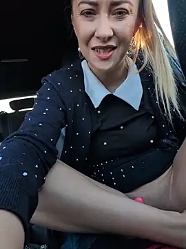 Risky_girl23's cam snapshot