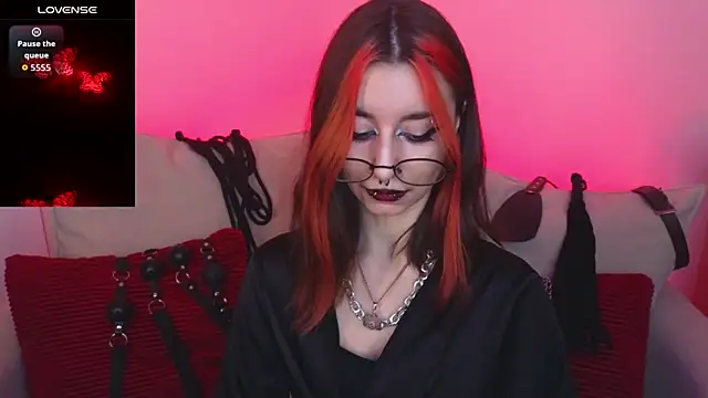 Mistress__Marcelline's cam snapshot