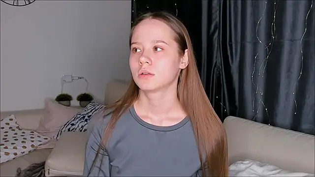 ViollaFoxy's cam snapshot