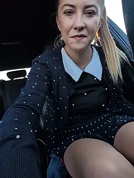 Risky_girl23's cam snapshot