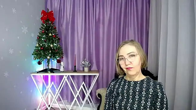 queen_a_n_i's cam snapshot