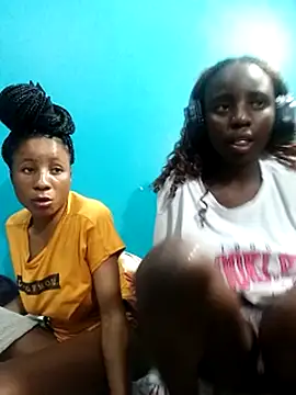 HotPetite_25's cam snapshot