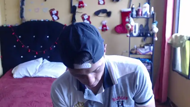 Violet_And_Smith's cam snapshot