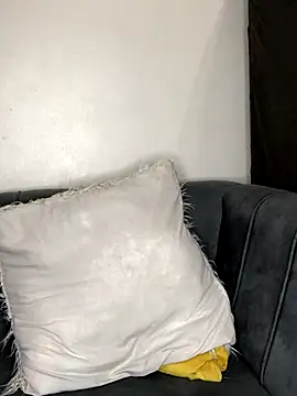 Nicole_Liam_'s cam snapshot