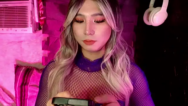 HoresCOCKLUCY live sex cam