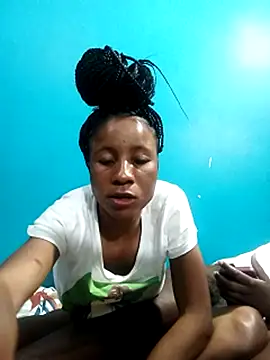 HotPetite_25's cam snapshot