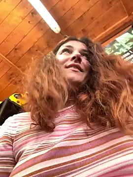 DaisyVibesss's cam snapshot