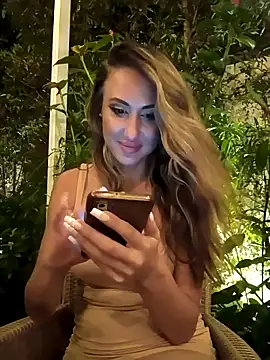 Bella-Grace's cam snapshot