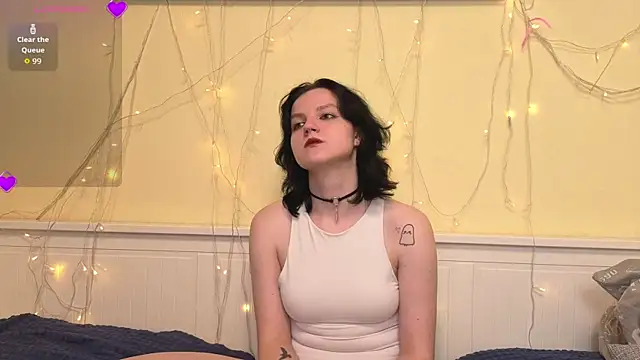 LatinaHuguenin's cam snapshot