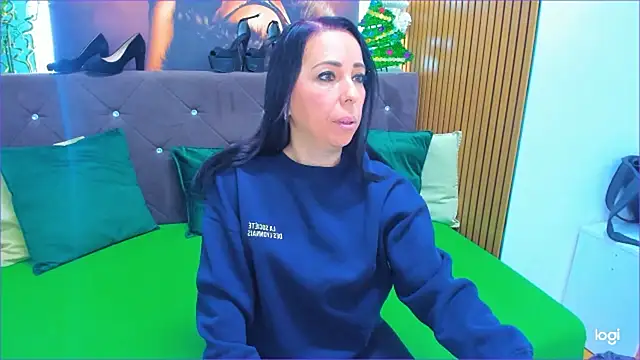 LauraSiin live sex cam