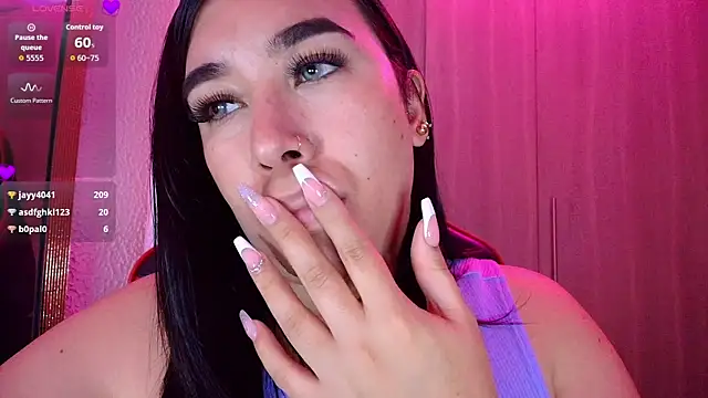 leahtemptation3's cam snapshot