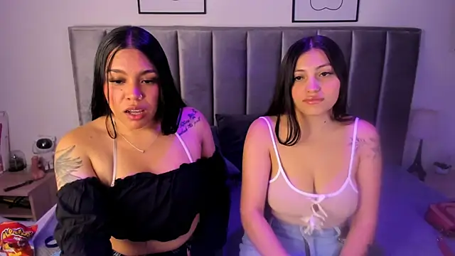 Kyra_Right's cam snapshot