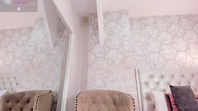 amara_rousse's cam snapshot