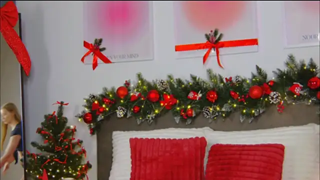 VioletiSwone's cam snapshot