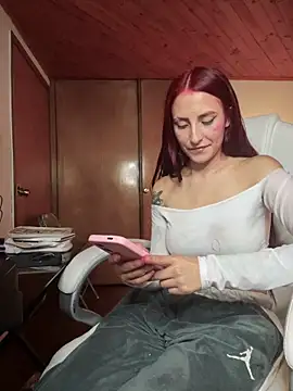 Im_scarlett18's cam snapshot