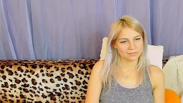 FoxyKathryn's cam snapshot