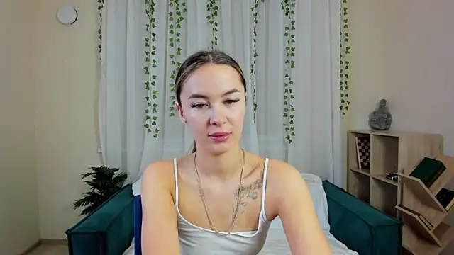 LunaCurly_'s cam snapshot