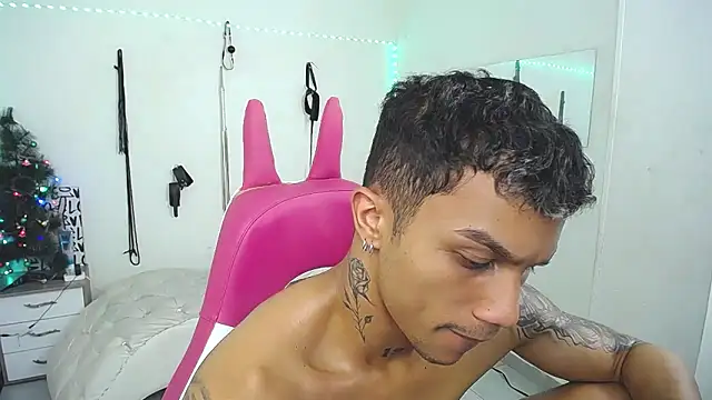 Leonard_Price live sex cam