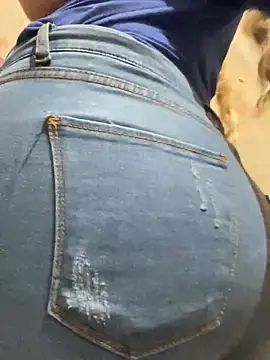 Cuckold-masters-dog's cam snapshot