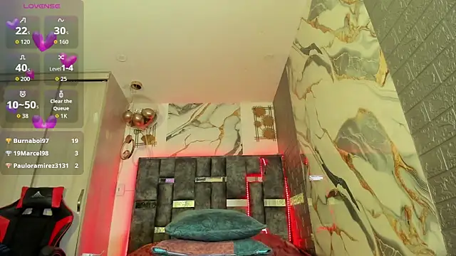 zandra_milf_'s cam snapshot