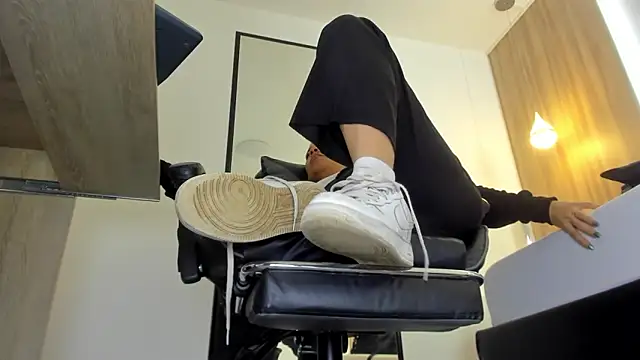 alma_fenix's cam snapshot