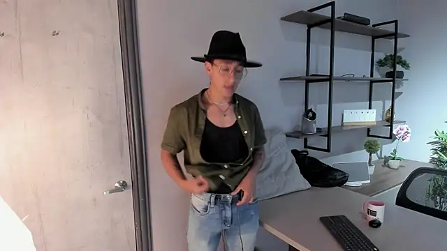 Andy_Joy_'s cam snapshot