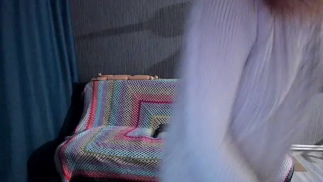 pa1e_pr1ncess's cam snapshot